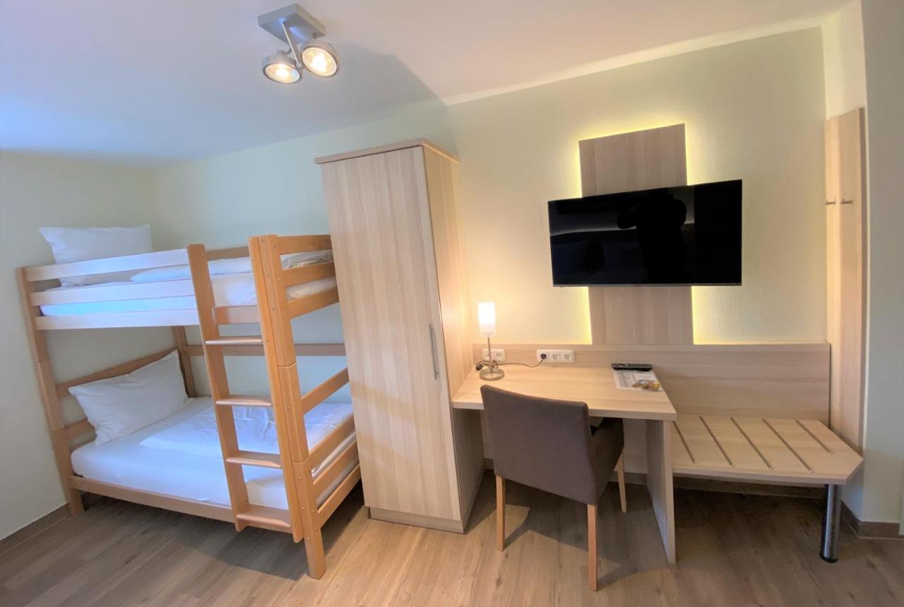 Hotel Am Wiesenweg L 24H Check-In Hausen  Экстерьер фото