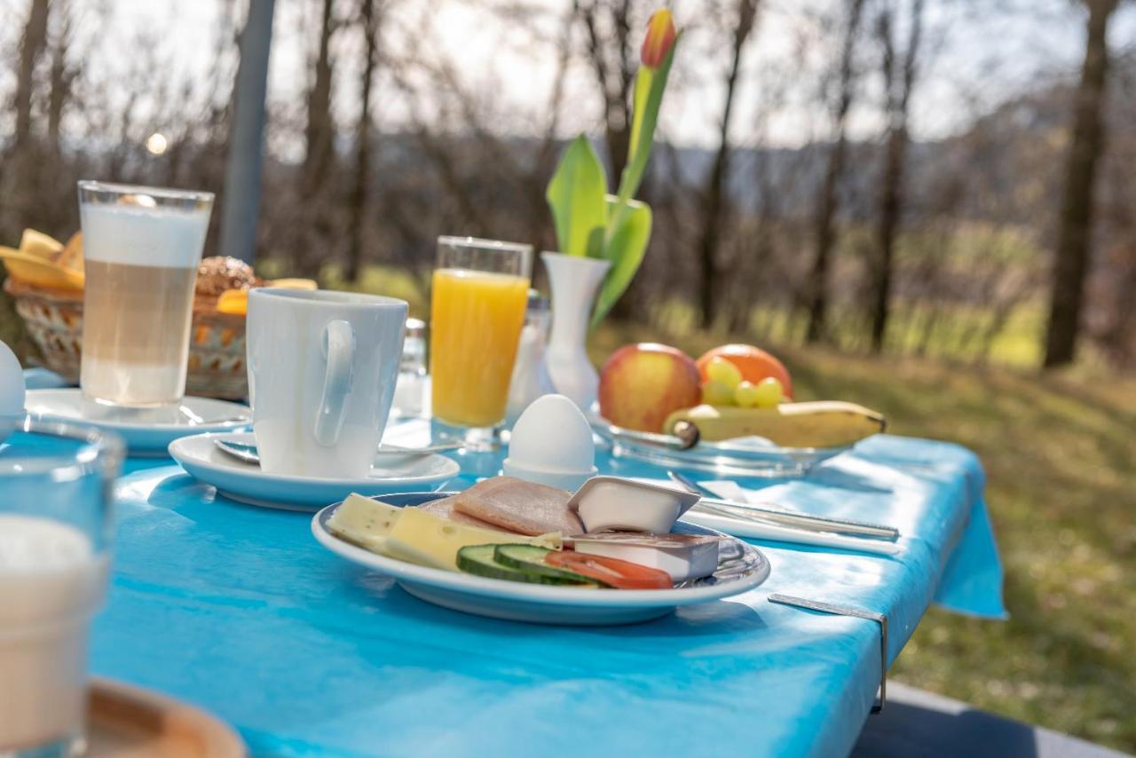 Hotel Am Wiesenweg L 24H Check-In Hausen  Экстерьер фото